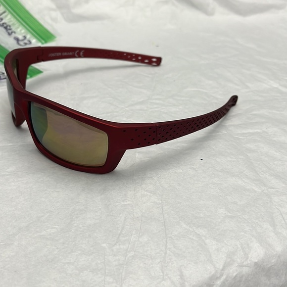 Gently used FOSTER GRANT red/maroon rubberized athletic sunglasses - Picture 2 of 4
